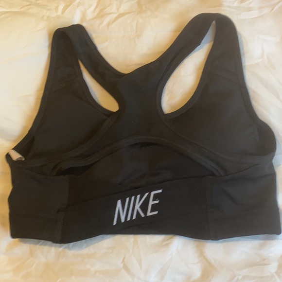 NIKE SPORTBRAS SIZE XS dry fit - Picture 4 of 4